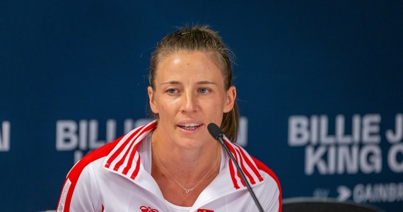 ​Alicja Rosolska i Norweżka Ulrikke Eikeri przegrały z rozstawionymi z numerem trzecim Amerykanką Desirae Krawczyk i Holenderką Demi Schuurs 1:6, 2:6 w drugiej rundzie debla (1/8 finału) tenisowego turnieju WTA 1000 na twardych kortach w Dubaju.