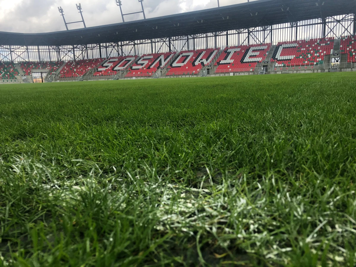 "Bardzo niewiele rzeczy zostało do dopięcia. Większość z nich to rzeczy porządkowe" - powiedział o zaplanowanym otwarciu nowego stadionu w Sosnowcu Wojciech Gabryś, dyrektor techniczny Zagłębiowskiego Parku Sportowego. W skład Parku wchodzą 3 obiekty - hala sportowa, stadion i lodowisko. W czwartek w nowej hali polscy koszykarze zagrają z Austrią, a na sobotę zaplanowano oficjalne otwarcie nowego stadionu.