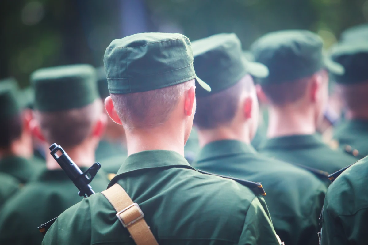 ​Przewodniczący niemieckiej Federalnej Służby Wywiadowczej (BND) Bruno Kahl ocenił w środę, że Putin nie jest zainteresowany rozwiązaniem pokojowym konfliktu na Ukrainie. Rosyjski przywódca szuka rozstrzygnięcia na polu walki i próbuje osiągnąć jak największą przewagę, tak aby później móc dyktować pokój na swoich warunkach - zaznaczył Kahl.