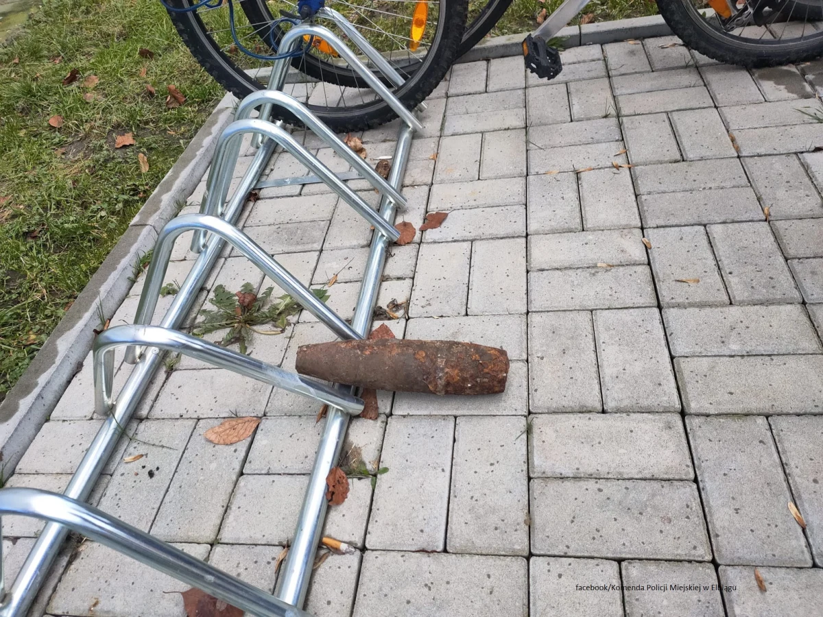 Anonimowe zgłoszenie na numer 112 być może uratowało ludzkie życie. W Elblągu przy ulicy Kasprzaka znaleziono niewybuch z czasów II wojny światowej.