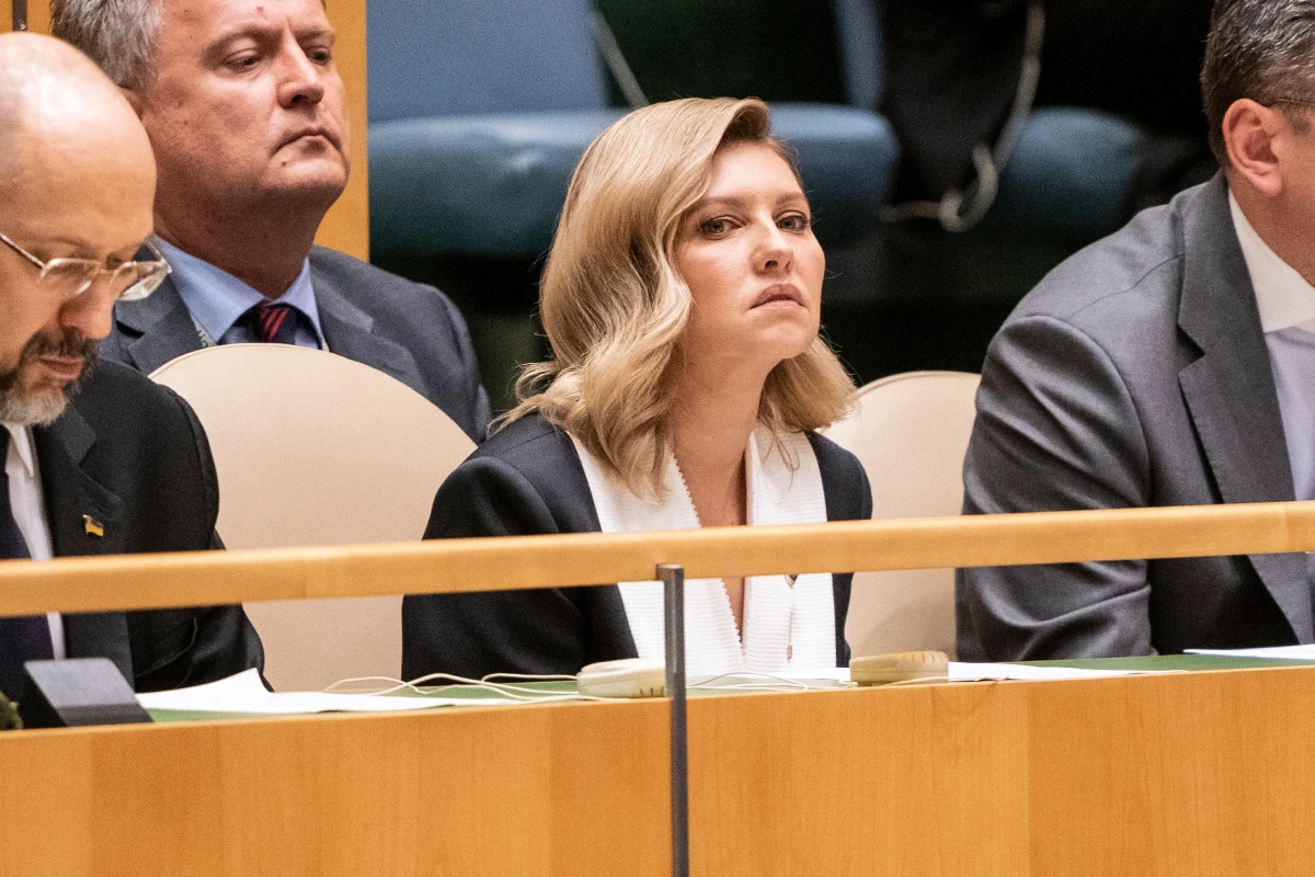 Nie można pozwolić, aby rosyjskie zbrodnie, które popełniono na Ukrainie, kiedykolwiek i gdziekolwiek się powtórzyły - powiedziała w środę na forum ONZ pierwsza dama Ukrainy Ołena Zełenska. Wezwała jednocześnie do powołania specjalnego trybunału do spraw zbrodni dokonanych w czasie rosyjskiej agresji wobec jej kraju.