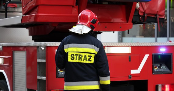 Strażacy z Olsztyna gasili w nocy pożar warsztatu samochodowego przy ul. Lubelskiej. Straty wynoszą ok. 100 tys. zł. Nikt nie został poszkodowany.
