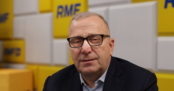 "Niczego nie wykluczam, ale uważam, że będę kandydował do Sejmu" - mówił w Porannej rozmowie w RMF FM Grzegorz Schetyna. Były lider Platformy Obywatelskiej stwierdził, że wszystko wskazuje na to, iż wyborach do Sejmu będą trzy listy opozycji. Dodał jednak, że "nie wieszczy to katastrofy dla środowisk opozycyjnych".