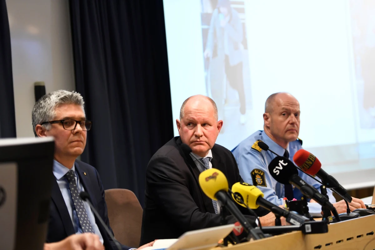 Zastępca komendanta głównego policji Szwecji Mats Loeving został w środę znaleziony martwy w swoim domu. Tego samego dnia uznano Loevinga winnego promowania policjantki, z którą miał romans.