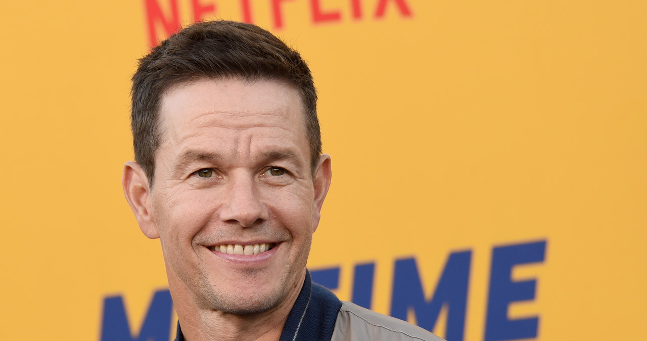 Mark Wahlberg sprzedał swoją przepastną i luksusową willę w Beverly Hills za 55 mln dolarów. Niby kwota jest zawrotna, ale o 32,5 mln mniejsza od pierwszej wyceny domu sprzed roku.