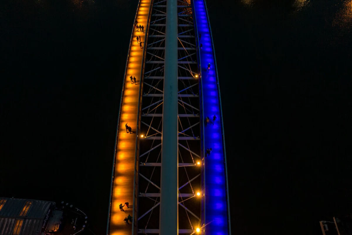 W ramach solidarności z Ukraińcami, 24 lutego - w rok po agresji Rosji na Ukrainę - Kraków podświetli wybrane obiekty w barwach narodowych Ukrainy - na niebiesko i żółto. Oprócz tego w mieście odbędzie się marsz "Razem dla pokoju".