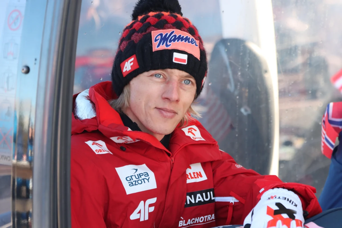 Dawid Kubacki nie weźmie udziału w dzisiejszym treningu na skoczni w Planicy, który poprzedza konkurs Mistrzostw Świata w skokach narciarskich. Jak informuje Polski Związek Narciarski powodem jest ból pleców, który pojawił się u zawodnika wczoraj wieczorem.
