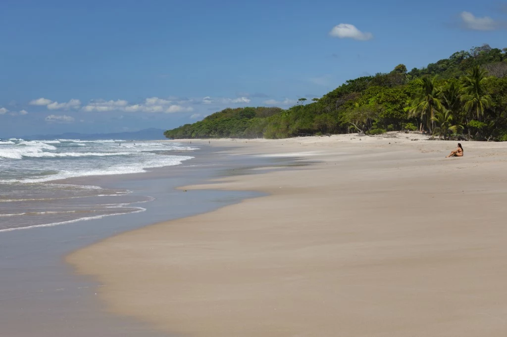 Plaża Świętej Teresy na kostarykańskim Półwyspie Nicoya