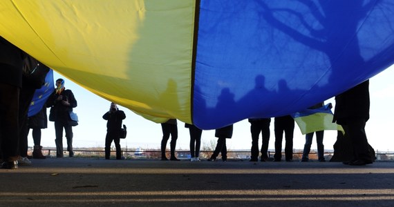 W rocznicę rozpoczęcia rosyjskiej inwazji na Ukrainę szczecińskie stowarzyszenie Mi-Gracja organizuje przemarsz ulicami miasta z niebiesko- żółtymi flagami. "Przeżyjmy ten dzień razem" - zachęcają organizatorzy.

