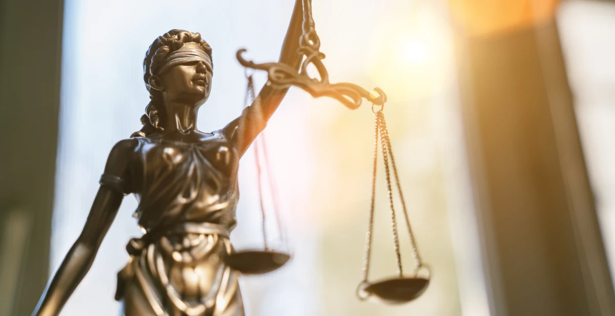 Od kar więzienia w zawieszeniu dla skruszonych członków grupy do 25 lat pozbawienia wolności dla mężczyzny oskarżonego o zabójstwo - takich kar zażądał w czwartek prokurator w największym procesie gangu pseudokibiców Ruchu Chorzów - Psycho Fans.

