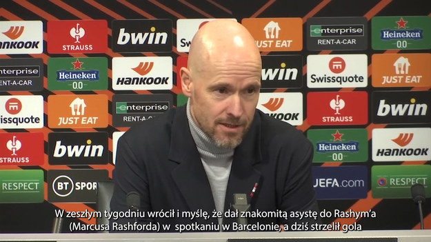 Ten Hag po tym, jak Manchester United awansował do 1/8 finału Ligi Europy UEFA. Czerwone Diabły w czwartek pokonały na Old Trafford FC Barcelonę w starciu rewanżowym 2:1. Wynik ten zapewnił drużynie Erika ten Haga awans, (2:2) wynik spotkania w Barcelonie. 