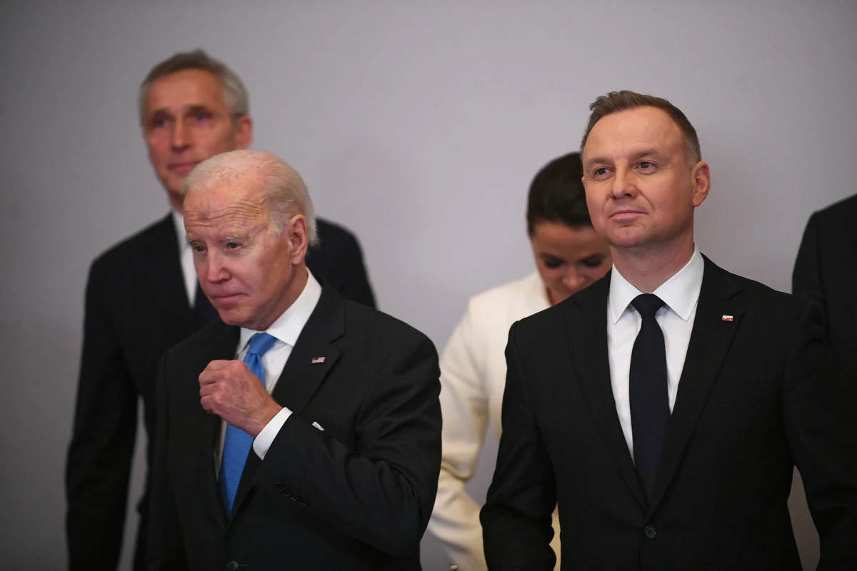 "Rzeczywiście w pewnym momencie doszła do nas wieść, że prezydent Joe Biden wybiera się na Ukrainę. To była informacja absolutnie tajna. Dostaliśmy ją dwa tygodnie temu" - powiedział w rozmowie 7 pytań o 7:07 w Radiu RMF24 prezydent Andrzej Duda.