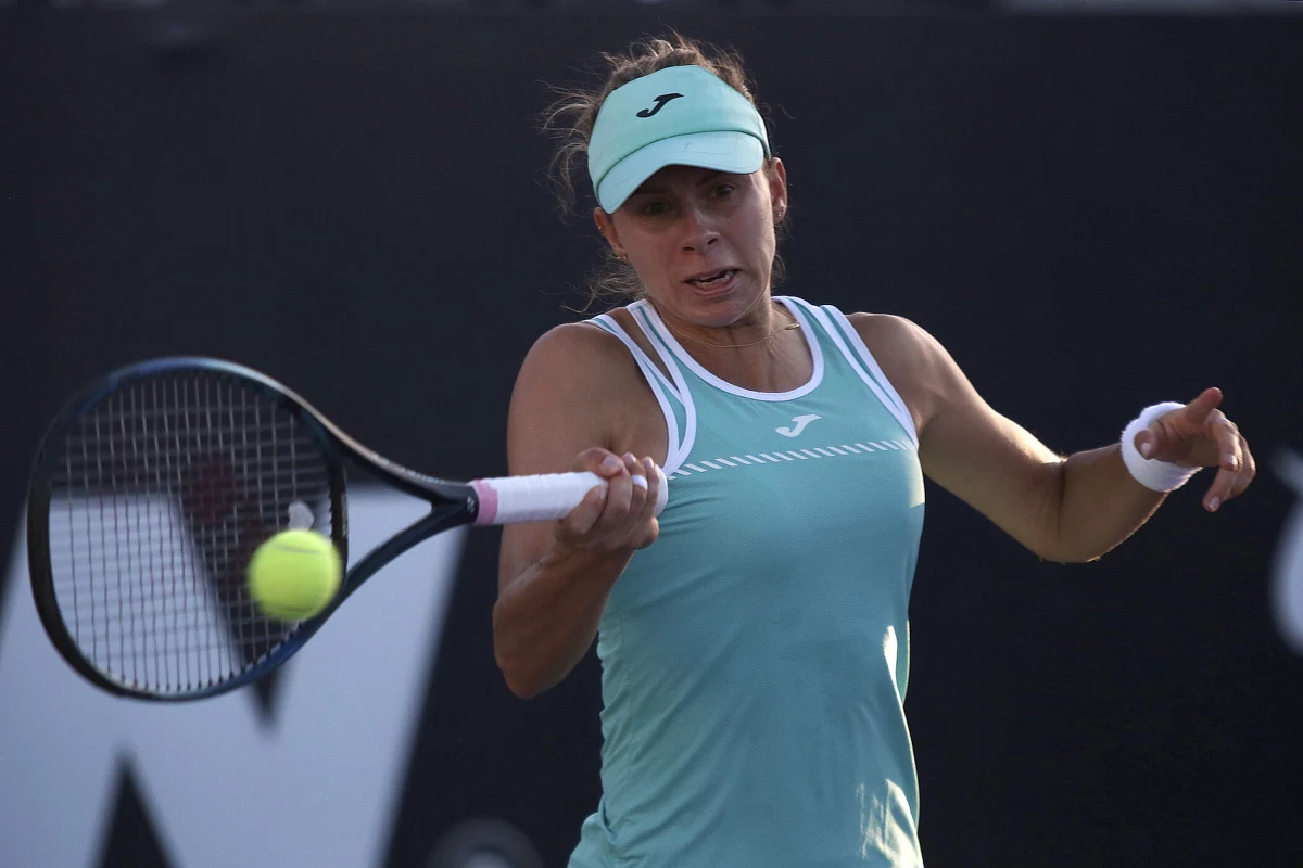 Magda Linette awansowała do ćwierćfinału tenisowego turnieju WTA na twardych kortach w meksykańskiej Meridzie. Polka, która jest najwyżej rozstawioną zawodniczką w zawodach, prowadziła w 2. rundzie z Węgierką Panną Udvardy 6:0, 2:5, gdy rywalka skreczowała.