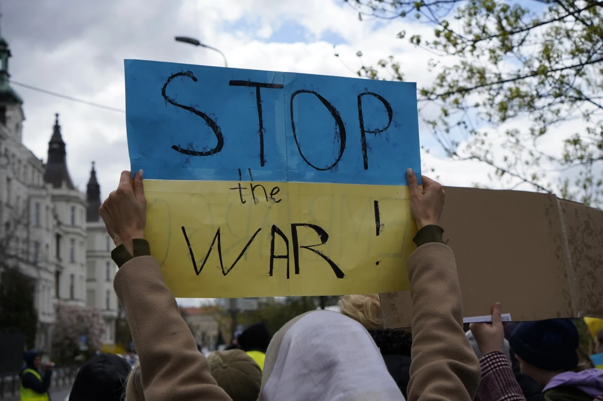 W pierwszą rocznicę wybuchu wojny w Ukrainie w centrum Wrocławia odbędą się uroczystości wyrażające solidarność z Ukraińcami walczącymi z rosyjskimi wojskami. Zaplanowano  m.in. wystawę, marsz, wiec i modlitwę. Początek o godzinie 16.00 na placu Gołębim w Rynku.