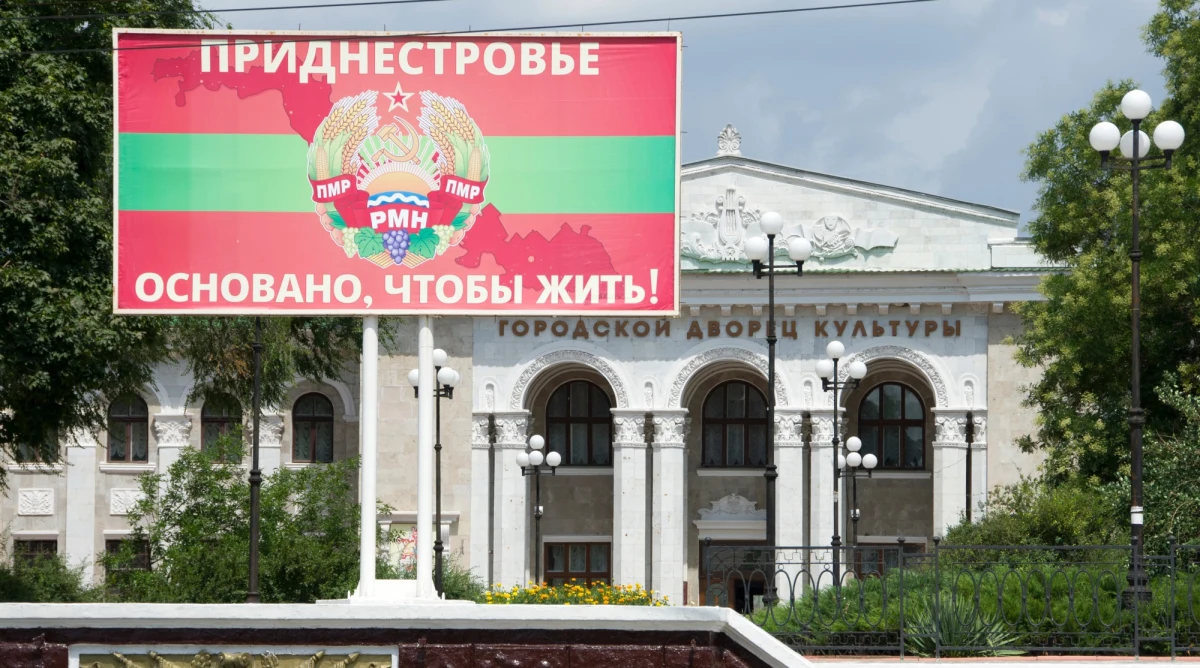 Rosyjski MSZ wydało komunikat, w którym ostrzega "Stany Zjednoczone, państwa członkowskie NATO i ich ukraińskich podopiecznych" przed kolejnymi "awanturniczymi krokami" wobec separatystycznego Naddniestrza w Mołdawii. Wczoraj Rosjanie stwierdzili, że Kijów przygotowuje się do inwazji na nieuznawaną republikę.