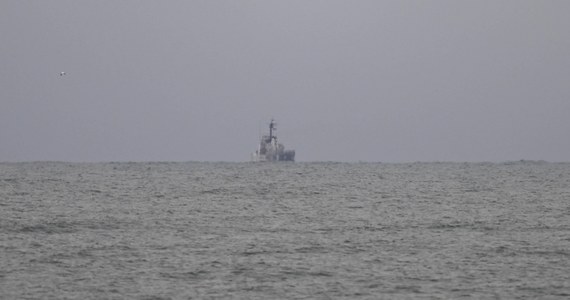 Niedawny incydent z udziałem rosyjskiego statku szpiegowskiego na wodach belgijskich Morza Północnego, to tylko "wierzchołek góry lodowej" - twierdzą belgijscy eksperci, cytowani przez dziennik "De Tijd". Wskazują oni, że każdego miesiąca pojawia się kilka informacji o podejrzanych obiektach oraz dziwnych pojemnikach przy wiatrakach. 