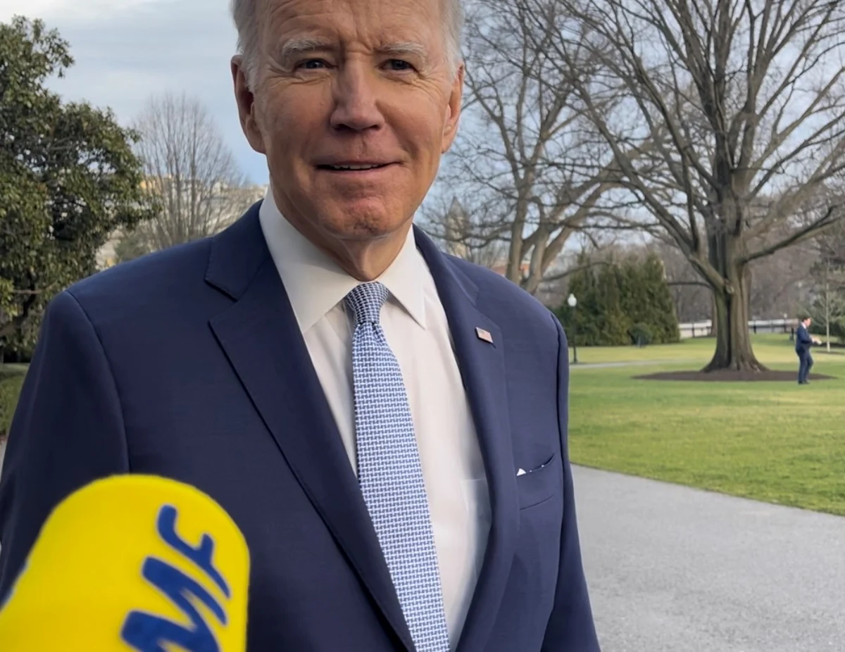 „Jak dotąd nie ma na to dowodów” – powiedział prezydent Joe Biden na pytanie, czy martwi się o to, że Chiny staną po stronie Rosji w wojnie z Ukrainą. Amerykański przywódca podszedł do dziennikarzy przed Białym Domem w drodze do śmigłowca Marine One. Wśród reporterów był nasz amerykański korespondent Paweł Żuchowski. 