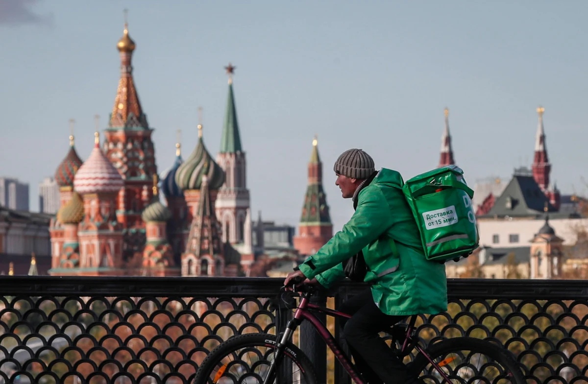 Tylko 17 ze 122 największych Zachodnich firm w pełni wycofało się z rosyjskiego rynku. Te zaskakujące dane ujawniła w rocznicę rosyjskiej agresji na Ukrainę Moral Rating Agency, która monitoruje zachowanie globalnego biznesu w czasie wojny.