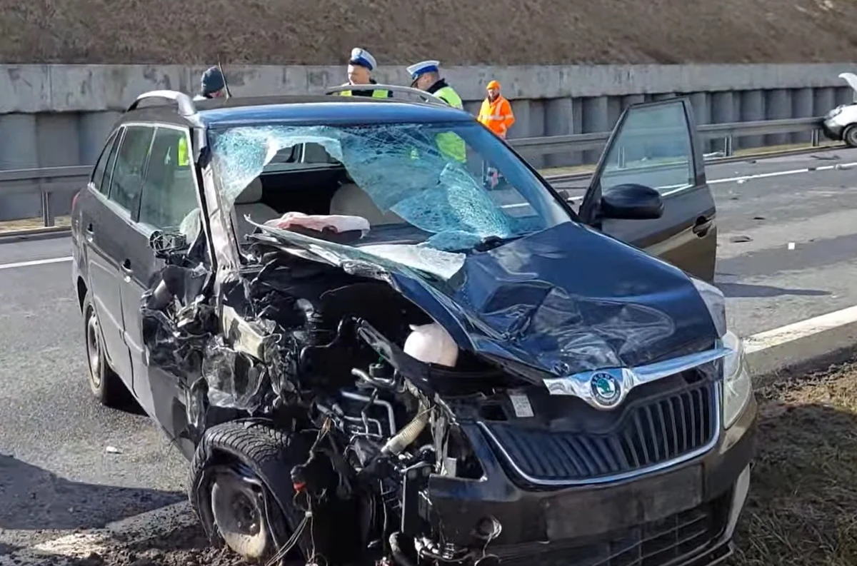 ​Tragiczny wypadek na obwodnicy Lublina. Kierująca skodą kobieta wjechała w pracownika służby drogowej. Mężczyzna nie przeżył.