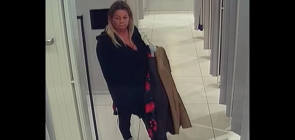Olsztyńska policja opublikowała wizerunek kobiety mogącej mieć związek z kradzieżą odzieży w jednym ze sklepów na terenie galerii handlowej w Olsztynie. Łączna wartość strat to prawie 1,5 tys. złotych. 