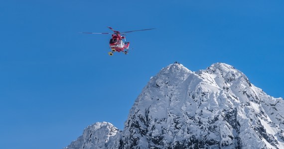 Lawina w Tatrach porwała narciarza. Do wypadku doszło w rejonie Siklawy w Dolinie Roztoki. 