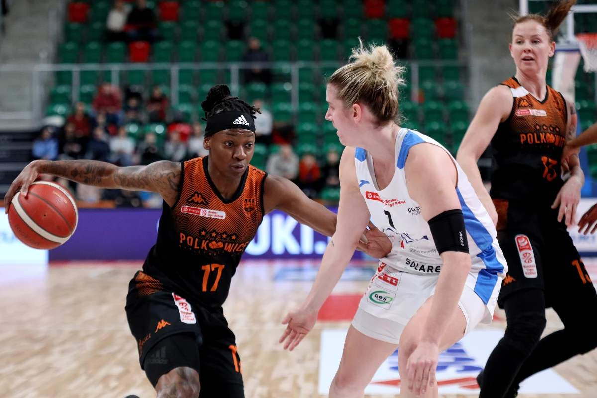 ​Koszykarki BC Polkowice zdobyły Puchar Polski, pokonując w finale w Sosnowcu drużynę PolskaStrefaInwestycji Enea Gorzów Wlkp. 94:68 (26:17, 24:16, 30:15, 14:20). To piąty w historii i drugi z rzędu triumf zespołu z Polkowic. Najlepszą zawodniczką, drugi raz z rzędu, została Amerykanka Erica Wheeler.