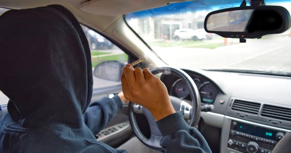 O blisko 90 proc. w ciągu pięciu lat wzrosła liczba kierowców po narkotykach. Stwarzają dużo większe zagrożenie niż prowadzący po alkoholu - czytamy w poniedziałkowej "Rzeczpospolitej".