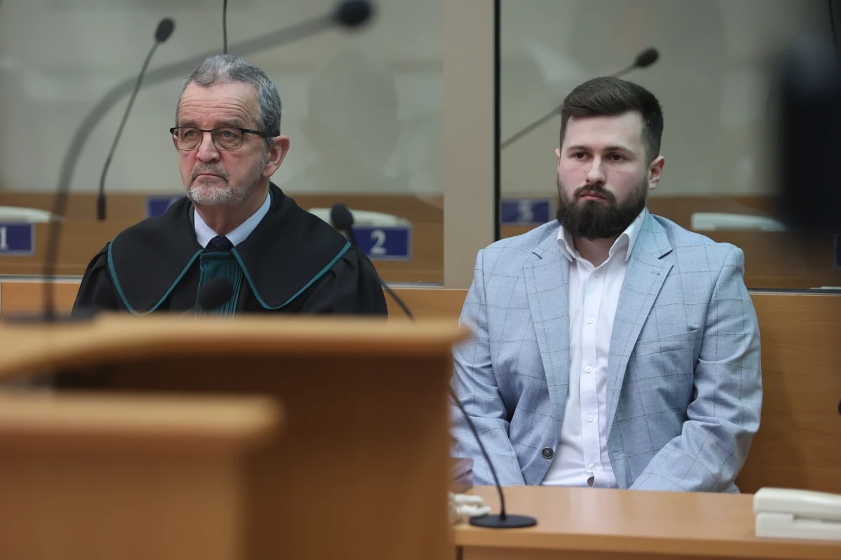 Sąd Okręgowy w Krakowie częściowo utrzymał wyrok sądu pierwszej instancji w procesie odwoławczym ws. wypadku z udziałem Beaty Szydło. Kierowca seicento Sebastian Kościelnik, który zderzył się z rządową limuzyną, został uznany za winnego nieumyślnego spowodowania wypadku, ale nie poniesie kary. Postępowanie zostało warunkowo umorzone na okres jednego roku. Wyrok jest prawomocny. 