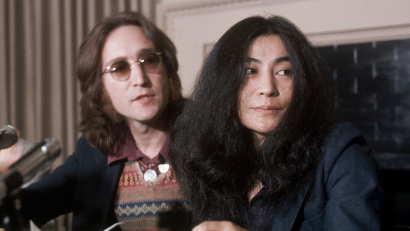 Yoko Ono, 90-letnia awangardowa artystka i wdowa po Johnie Lennonie, na dobre opuściła nowojorski apartament w budynku Dakota, przed którym w 1980 roku został zastrzelony jej mąż. Resztę resztę życia postanowiła spędzić na farmie, którą kupili w 1978 roku.