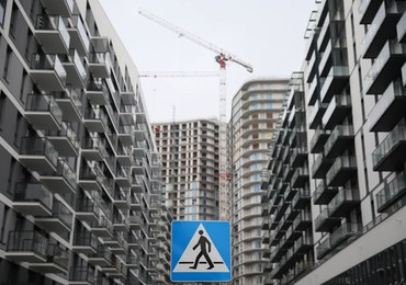 Deweloper kontra ratusz. Kolejne problemy "warszawskiego Hongkongu"