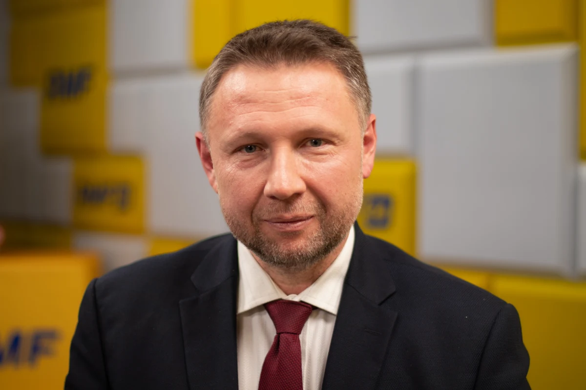 "Nie będzie bratobójczej walki, więc można powiedzieć z dużym prawdopodobieństwem, że większość senacka z tej kadencji będzie powtórzona w przyszłej kadencji" - tak o tzw. pakcie senackim mówił w Rozmowie w południe w RMF FM sekretarz generalny PO Marcin Kierwiński. Gość Rocha Kowalskiego skomentował też dzisiejszy wyrok w sprawie kolizji z udziałem byłej premier Beaty Szydło.