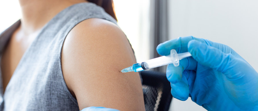 Od pierwszego czerwca będzie można bezpłatnie zaszczepić dzieci przeciwko wirusowi HPV. Szczepienia mają być dostępne zarówno dla dziewczynek, jak i chłopców. Decyzję w tej sprawie podpisał minister zdrowia Adam Niedzielski.