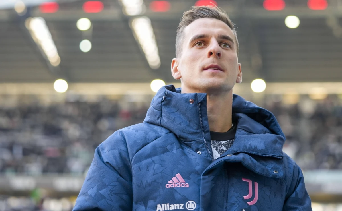 Arkadiusz Milik najpewniej nie weźmie udziału w marcowym zgrupowaniu reprezentacji Polski. O jego sytuacji zdrowotnej poinformował dziś szkoleniowiec Juventusu. Według Massimiliano Allegriego, Milik będzie gotowy do gry dopiero po przerwie na reprezentację.