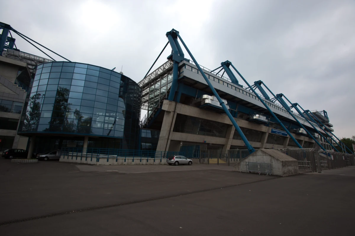 W siedzibie Zarządu Infrastruktury Sportowej w Krakowie podpisano umowę w sprawie najmu stadionu miejskiego im. Henryka Reymana przez spółkę Igrzyska Europejskie 2023. W tym miejscu odbywać się będą ceremonie otwarcia i zamknięcia imprezy, a także zawody rugby. Umowy podpisali prezes spółki IE 2023 Marcin Nowak i dyrektor operacyjny, wiceprezes Michał Langer oraz dyrektor ZIS Krzysztof Kowal.