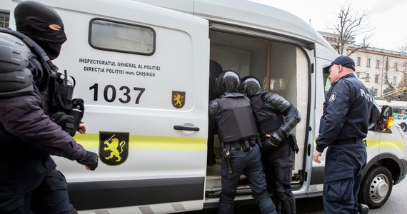 Kierownictwo agencji wywiadowczej Mołdawii (SIS) poinformowało, że dwaj obcokrajowcy zostali zatrzymani pod zarzutem przygotowywania aktów dywersyjnych. Z opublikowanego komunikatu wynika, że mężczyźni pochodzili z różnych państw i mieli powiązania "z ośrodkami wywrotowymi z zagranicy".​