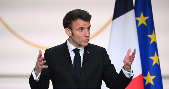 Francja wycofa część swych sił zbrojnych z Afryki, a bazy wojskowe przekształcone zostaną w ośrodki szkoleniowe. Zapowiedział to prezydent Emmanuel Macron. Według wielu paryskich komentatorów to m.in. rezultat presji ze strony Rosji, która chce wyprzeć z tego kontynentu francuskie wojsko, by zwiększyć swoje wpływy. Moskwie zależy m.in. na poparciu krajów afrykańskich w sprawie wojny w Ukrainie na forum ONZ.