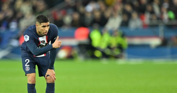 Marokański piłkarz Paris Saint-Germain Achraf Hakimi, jeden z bohaterów niedawnego mundialu w Katarze, jest podejrzany o gwałt. Śledztwo w tej sprawie podjęła w poniedziałek prokuratura w Nanterre pod Paryżem.