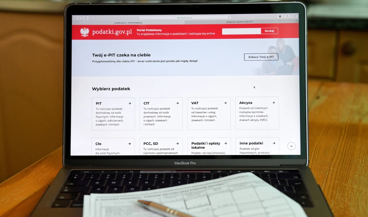 Cyberprzestępcy zablokowali portal podatki.gov.pl. To należąca do Ministerstwa Finansów strona służąca na przykład do rozliczania PIT-ów. Po pewnym czasie udało się przywrócić jej działanie. 