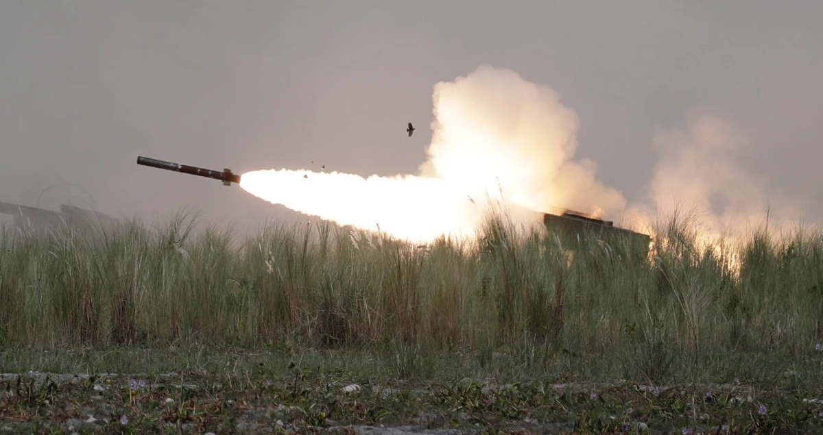 Wiosną ukraińskie wojska mogą przeprowadzić kontrofensywę w obwodzie zaporoskim, przecinając rosyjską linię frontu na południu Ukrainy i pozbawiając siły wroga na okupowany Krymie lądowego połączenia z terytorium Rosji - podał w najnowszym raporcie amerykański Instytut Studiów nad Wojną (ISW). 