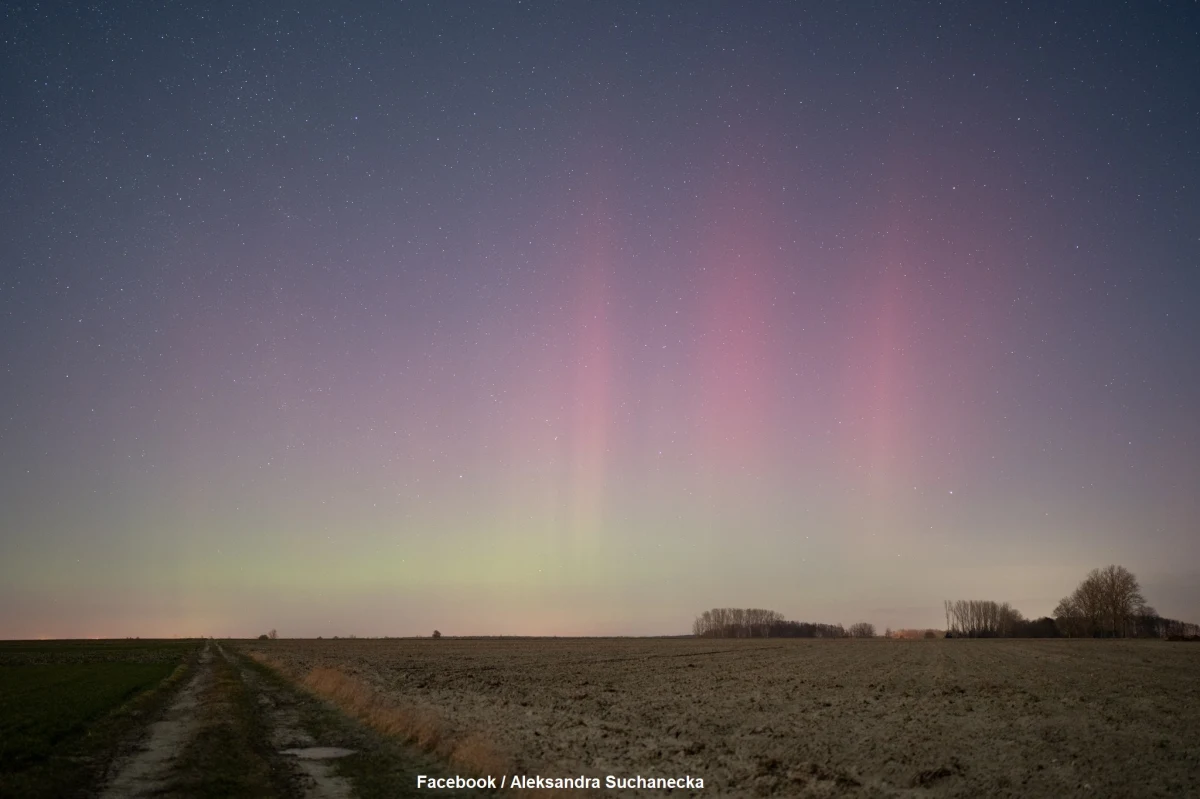Niezwykłe zjawisko nad północną Polską. Podczas dwóch minionych nocy można było zobaczyć zorzę polarną. Jest to skutek rozbłysku na Słońcu, który spowodował burzę geomagnetyczną na Ziemi.