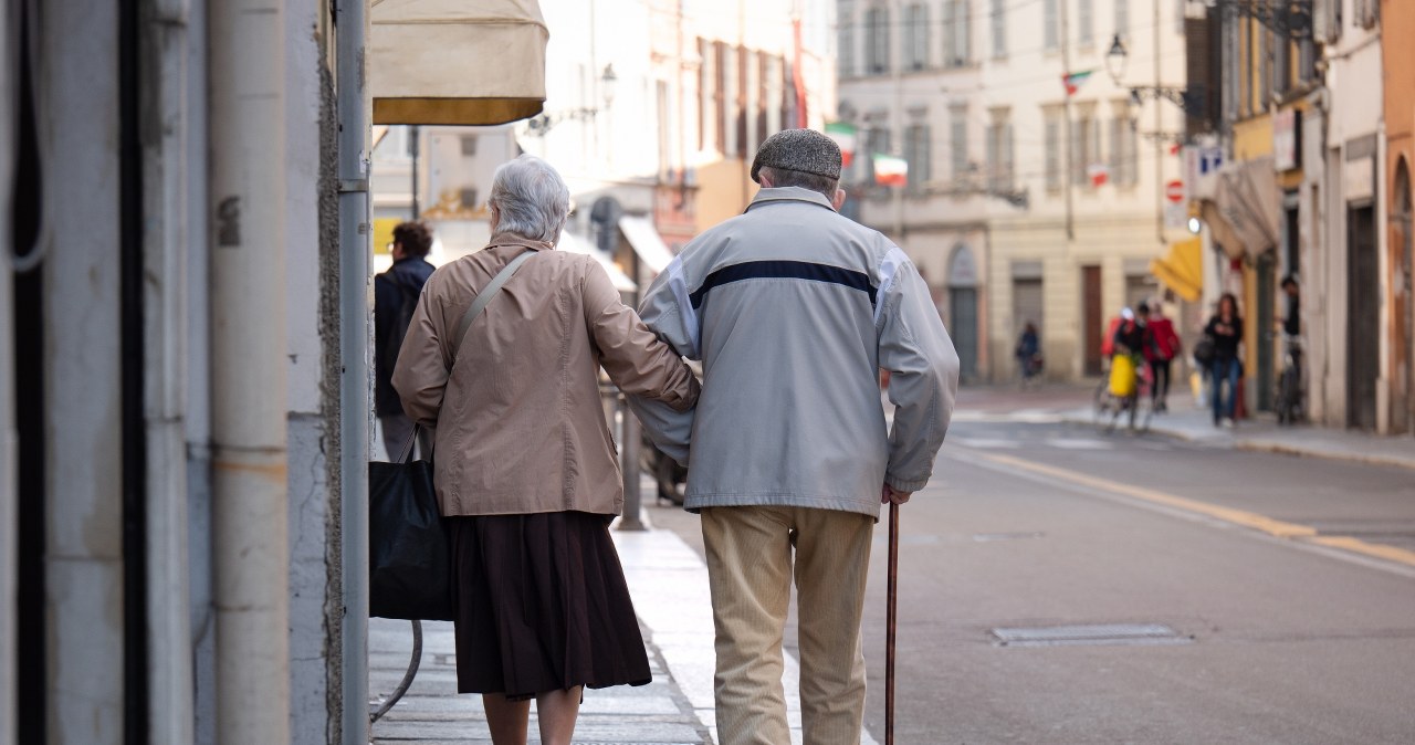 Rząd miał rozwiązać problem tysięcy emerytów. Tymczasem ustawa utknęła