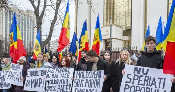 Wielotysięczny prorosyjski marsz w stolicy Mołdawii. W Kiszyniowie na ulice miasta wyszli przeciwnicy obecnego prozachodniego rządu.