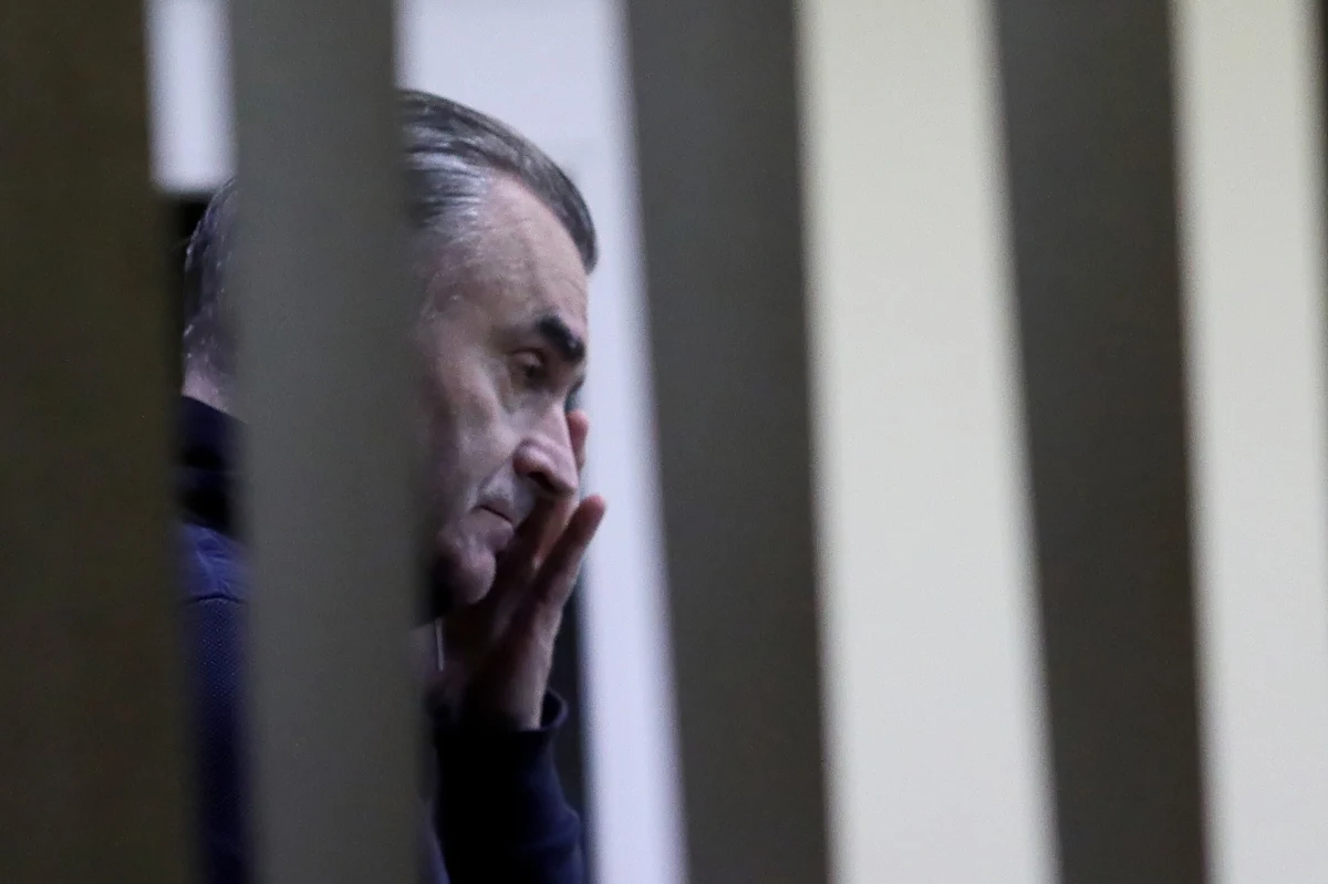 Były minister skarbu w rządzie PO-PSL i były prezes stołecznego MPO Włodzimierz Karpiński trafi na 90 dni do aresztu - zdecydował Sąd Rejonowy Katowice-Wschód. Karpiński w poniedziałek usłyszał zarzut korupcyjny w śledztwie dotyczącym podejrzeń nieprawidłowości przy przetargach na zagospodarowanie odpadów w Warszawie. 