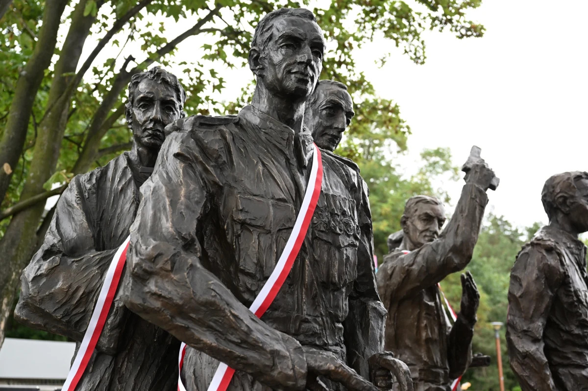 ​1 marca - w rocznicę rozstrzelania przywódców IV Zarządu Głównego Zrzeszenia "Wolność i Niezawisłość" - obchodzony jest Narodowy Dzień Pamięci Żołnierzy Wyklętych. Powojenna konspiracja niepodległościowa była - aż do powstania "Solidarności" - najliczniejszą formą zorganizowanego oporu społeczeństwa polskiego wobec narzuconej władzy.