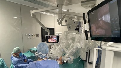 Robot pomógł chirurgom przy operacji dzieci. Zabieg zarejestrowała kamera 