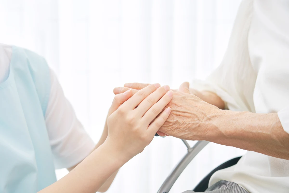 Seniorzy w Łódzkiem mają do dyspozycji od dziś kolejny oddział geriatryczny. Łódzki NFZ podpisał umowę ze Zduńskowolskim Szpitalem Powiatowym na prowadzenie takiego oddziału. 