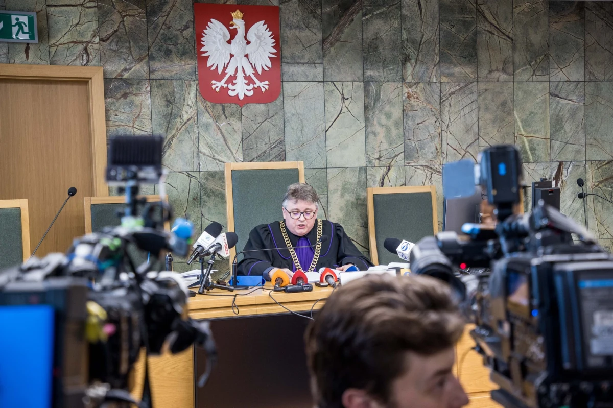 W środę przed krakowskim sądem rozpoczął się proces Jerzego Stuhra. Aktor jest oskarżony o prowadzenie samochodu w stanie nietrzeźwości. Grozi mu nawet do 2 lat pozbawienia wolności. Na pierwszej rozprawie prokuratura nie zgodziła się z wnioskiem obrony.