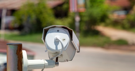 Kamery rejestrujące przejazd na czerwonym świetle zainstalował Główny Inspektorat Transportu Drogowego na ruchliwym rondzie Solidarności Podbeskidzia w Bielsku-Białej. Złamanie przepisów może się skończyć nawet utratą prawa jazdy.