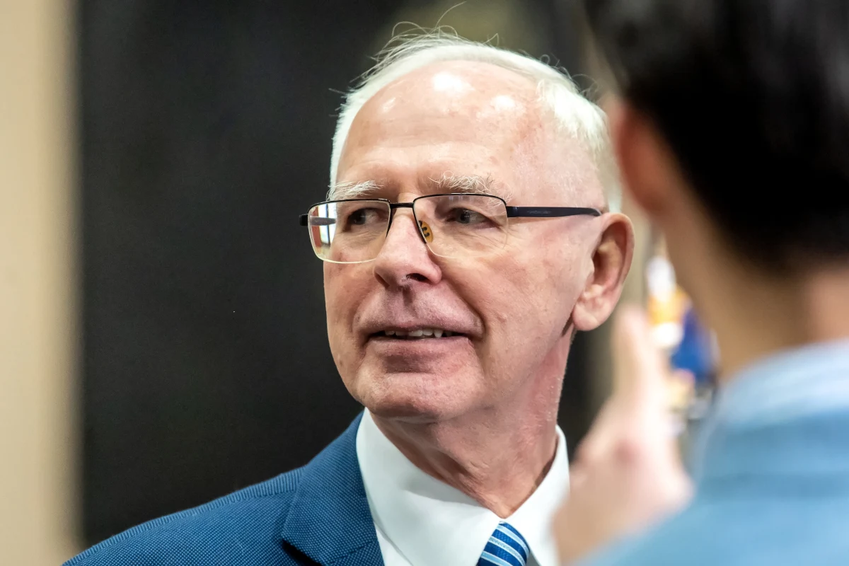 Jest prawomocny wyrok w sprawie znanego propagatora medycyny niekonwencjonalnej Jerzego Zięby. Sąd Okręgowy w Poznaniu uznał go za winnego znieważenia i zniesławienia poznańskich lekarzy. Sprawa dotyczyła wpisu, jaki zamieścił w mediach społecznościowych po śmierci 14-miesięcznego dziecka.  