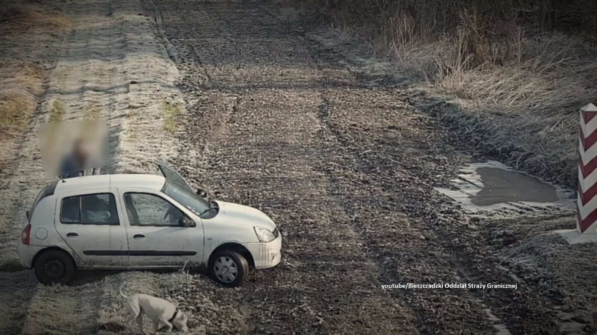 54-letni cudzoziemiec nie mając ważnego paszportu, usilnie poszukiwał możliwości przedostania się do Ukrainy. Z przejść w Medyce i Korczowej był zawracany, aż wreszcie z impetem próbował przebyć granicę autem. W efekcie przekroczył ją pieszo, ale został zatrzymany i przekazany do Polski.
